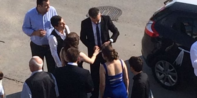 Düğünde silahını konuşturdu...