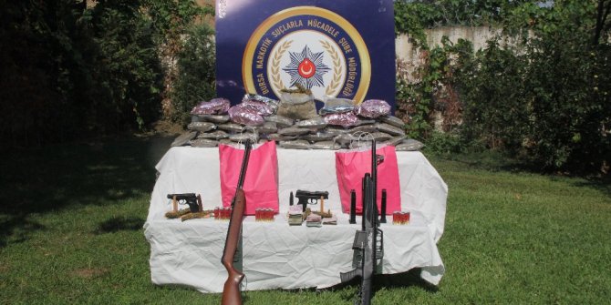 Uyuşturucu siparişlerini ilaç gibi alıp, hediye paketleri halinde gönderen çete çökertildi