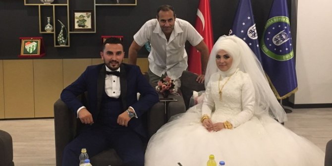 Otobüsü gelin arabası yapan çifte jest