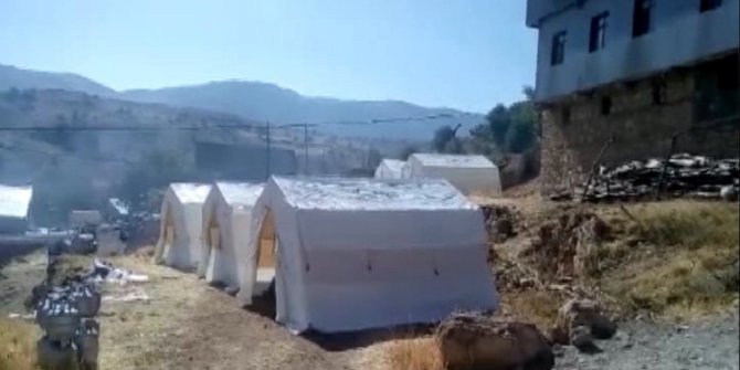 11 evin yandığı köyde AFAD çadırları kuruldu