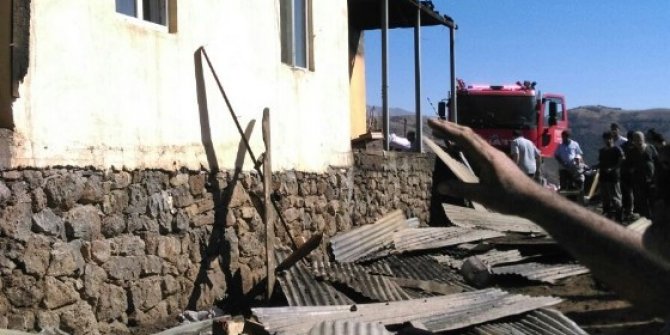 Bingöl’de çatı yangını