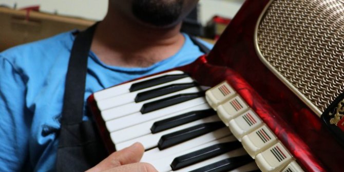 Çerkezlerin milli çalgısı ‘Garmon’ Kayseri’de hayat buluyor