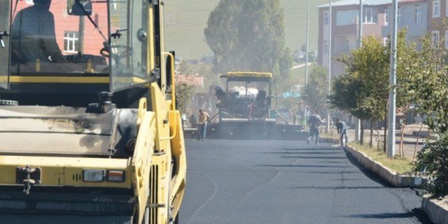 Başkan Köksoy, Asfalt Çalışmalarını Yerinde İnceledi