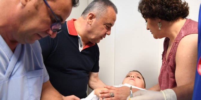 Başkan Böcek, 110 çocuğa kirvelik edecek