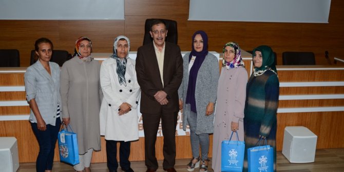 Belediye Başkanı Orhan Bulutlar, Ak Parti kadın kollarını ağırladı