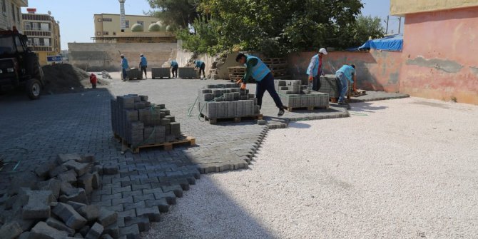 55 bin metrekarelik alanın 45 metrekaresinde parke taşı döşendi
