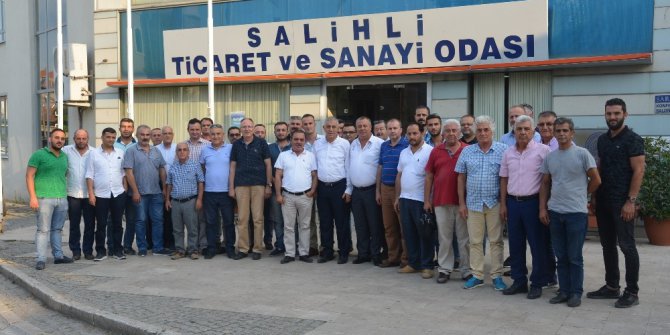 Salihli’de emlakçılar, müteahhitlerle buluştu