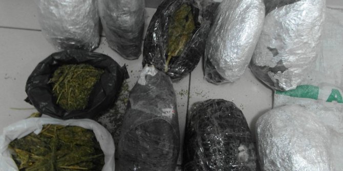 İzmir’de zehir tacirlerine 5 tutuklama