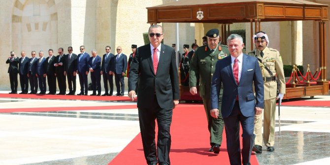 Cumhurbaşkanı Erdoğan, Ürdün’de resmi törenle karşılandı