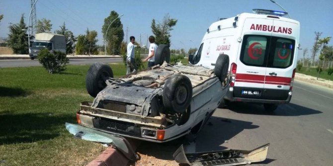 Suriyeli ailenin bulunduğu araç kaza yaptı: 4 yaralı