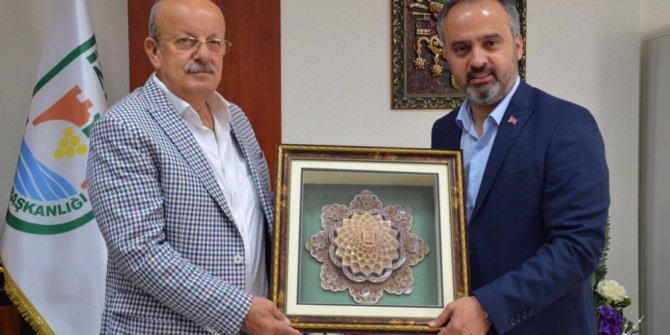 Hatem Okulları’ndan belediye personeline yüzde 50 indirim