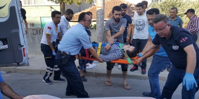 Motosikletle beton direğe çarptı