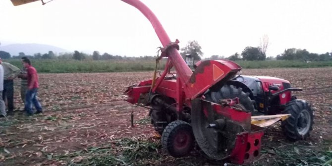Kolunu iş makinesine kaptırdı
