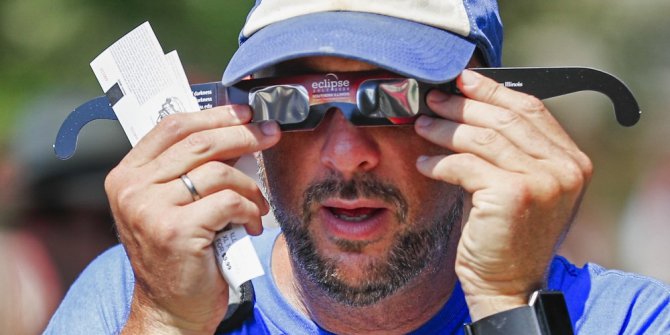 Tam Güneş tutulması izlenmeye başlandı