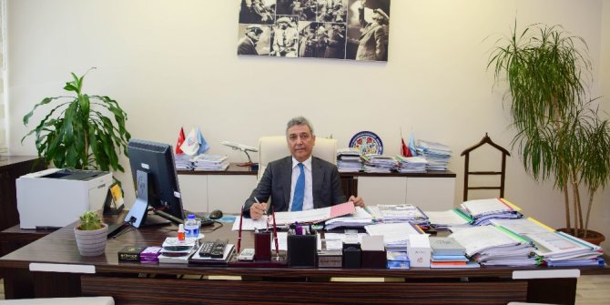 23 yıllık havacılık tecrübesini geleceğe ışık tutması için kitaplaştırdı