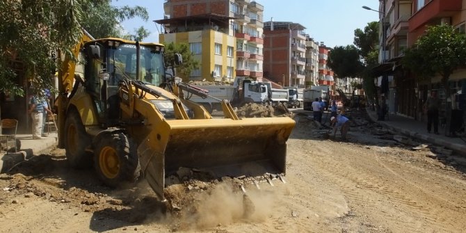 Nazilli’de 40 bin metrekarelik sıcak asfalt çalışması başladı.