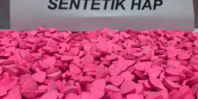 Şeker kutusunda Extacy’ye jandarma engeli