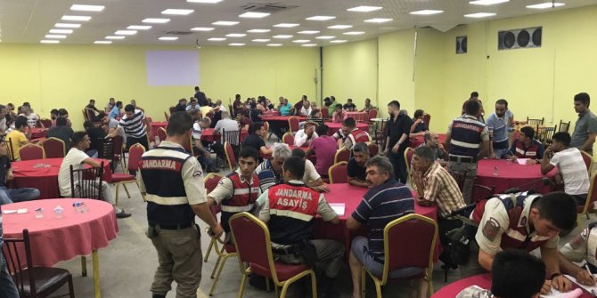 Jandarma basmaktan, onlar oynamaktan bıkmadı