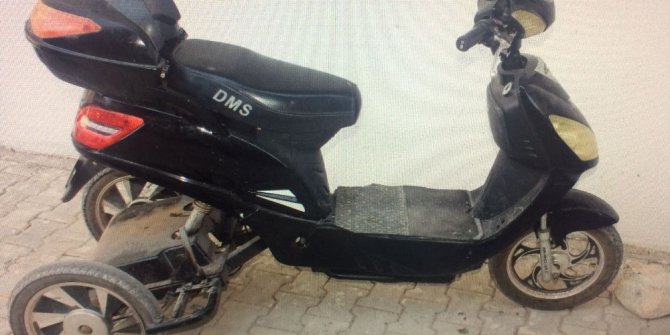 Cami önünden bisiklet hırsızlığı