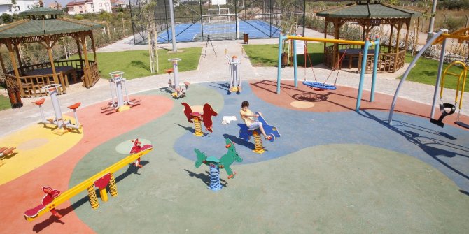 Döşemealtı Belediyesi’nden yeni nesil parklar