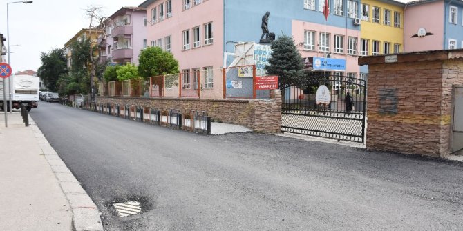 Düzce’de  okul yolları asfaltlanıyor