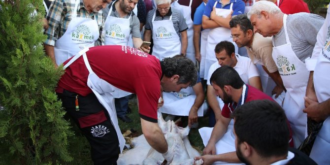 Kaymek’te kurban kesim kursu veriliyor