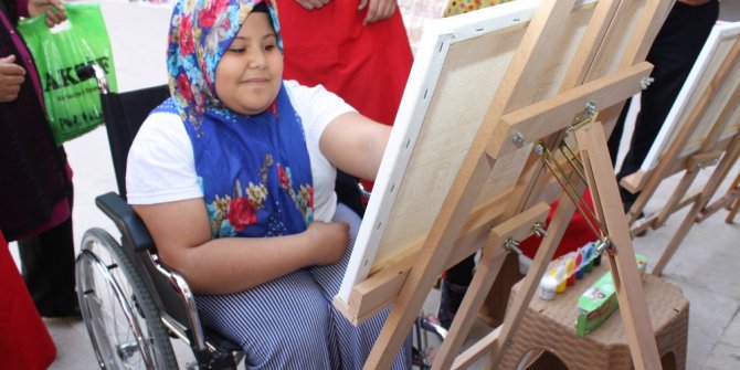 Özel çocuklara kent tarihi, sanat ile öğretiliyor