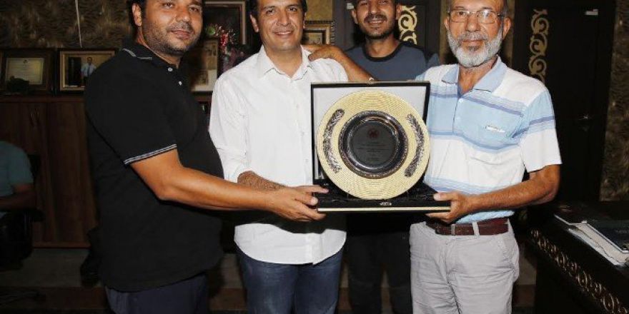 Başkan Genç’ten Destek Plaketi