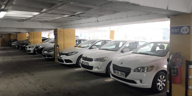 İstanbul’da dolu uyarısı kapalı otoparkları doldurdu