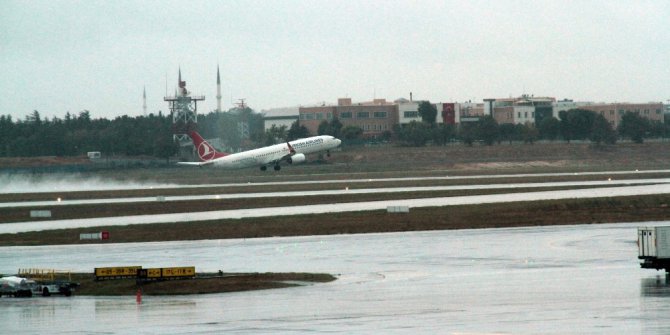Hava trafiğine elektrik yüklü bulut engeli