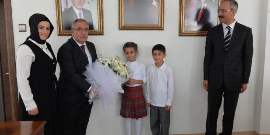Öğrencilerden Vali’ye İlköğretim Haftası Ziyareti