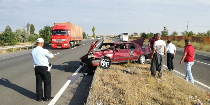 Refüje çarpan otomobil takla attı: 1 yaralı