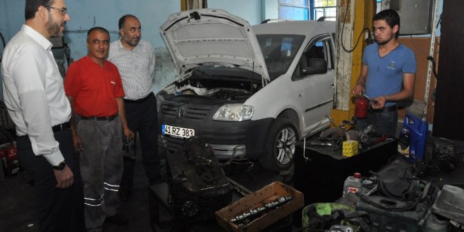 Başkan Ayaz’dan esnaf ve vatandaşlara ziyaret