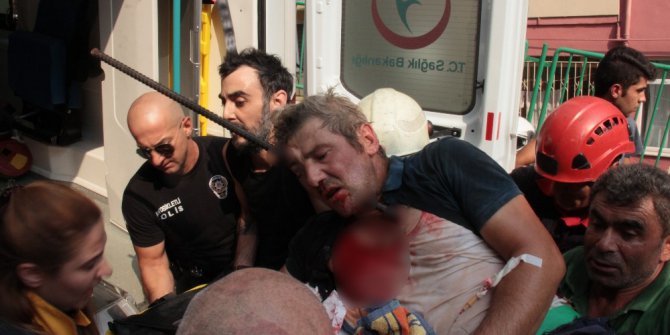 İnşaat işçisine saplanan demir çıkarıldı