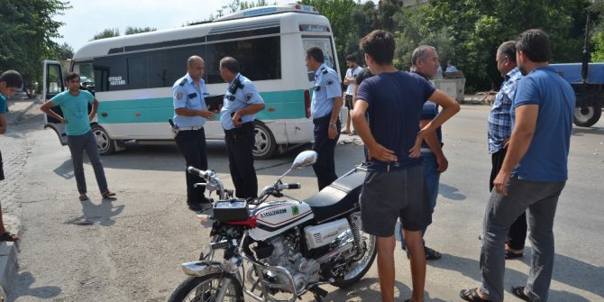 Kozan’da dolmuş ile motosiklet çarpıştı: 1 ölü