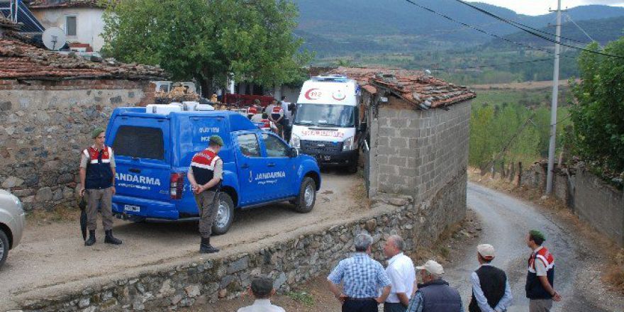100 Yaşındaki Kayınvalidesini Öldürüp İntihar Etti