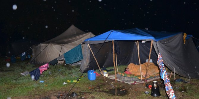 Mevsimlik işçiler yağmur mağduru oldu