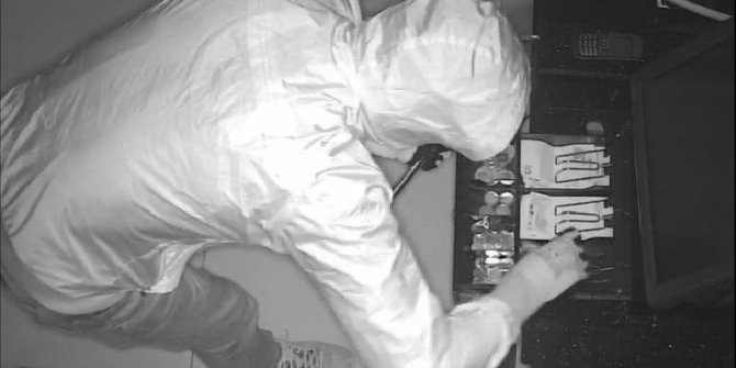 3 günde 10 iş yerini soyan hırsızlar kamerada