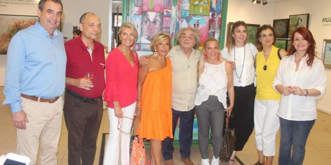 Ayvalık’a renk geldi