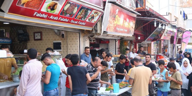 Falafel aşkı yollara taştı