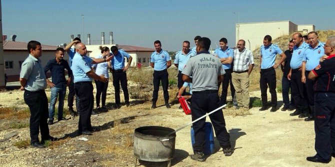 İtfaiye Müdürlüğü Cezaevi personeline yangın eğitimi verdi