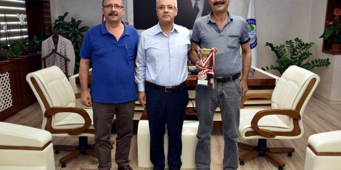 Başkan Kayda, başarılı bilardocuyu ağırladı