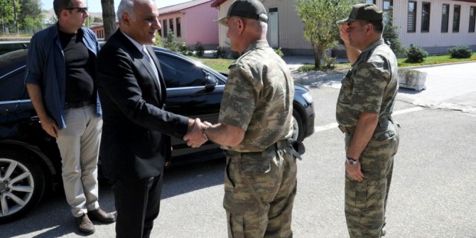 Vali Zorluoğlu, Asayiş Kolordu Komutanı Korgeneral Karataş’ı ziyaret etti