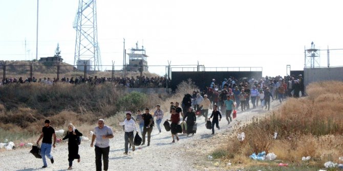 Suriyeliler ülkelerine gitmek için ’depar’ attı
