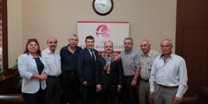 Ertuğrulgazi Yörük Türkmen Dernekleri Federasyon üyelerinden Vali Çakacak’a ziyeret