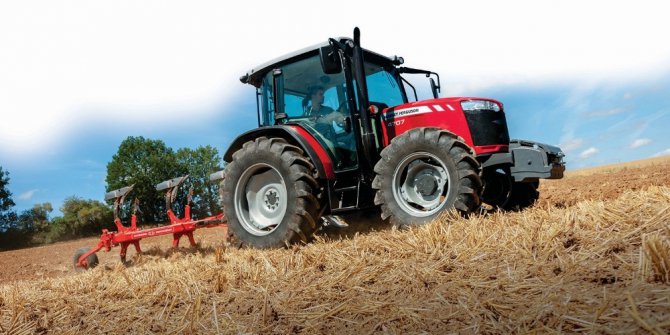 15 bin çiftçi tarla günlerinde yeni model traktörleri test edecek