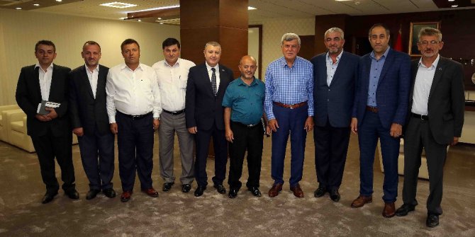 Başkan Karaosmanoğlu’na dernek ziyaretleri sürüyor