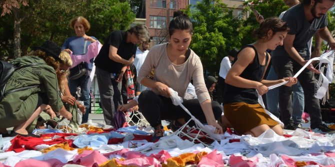Kartal Meydanına çaputtan gölgelik yaptılar