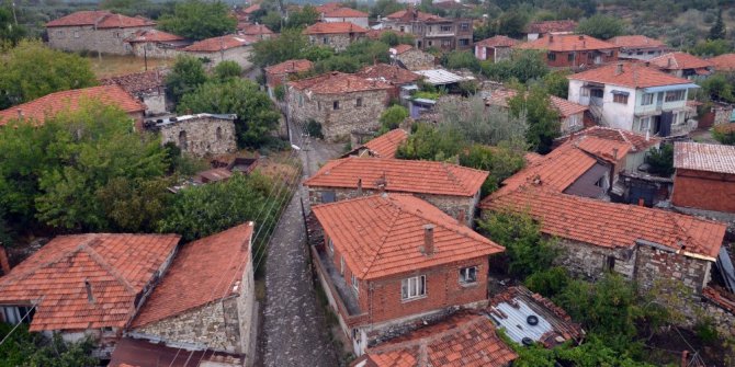 Ömürlerinin geçtiği köyü madene teslim ediyorlar