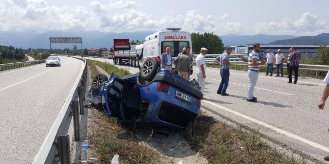 Otomobil takla attı: 2 yaralı